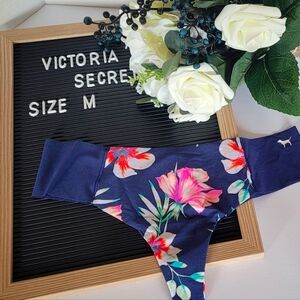 Victoria's Secret PINK No-Show Thong Panty Floral Size M Blue Tropical new